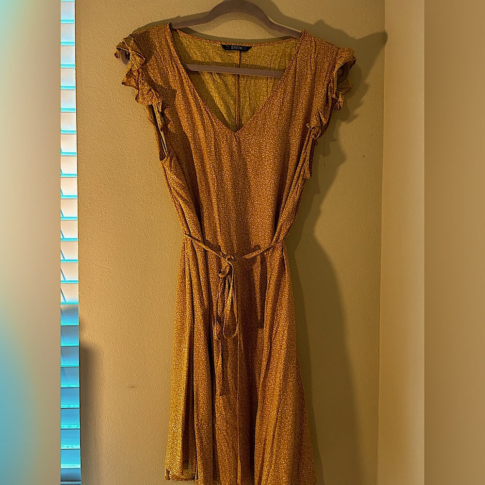 Lightweight golden yellow Flower summer dress - Picture 4 of 8